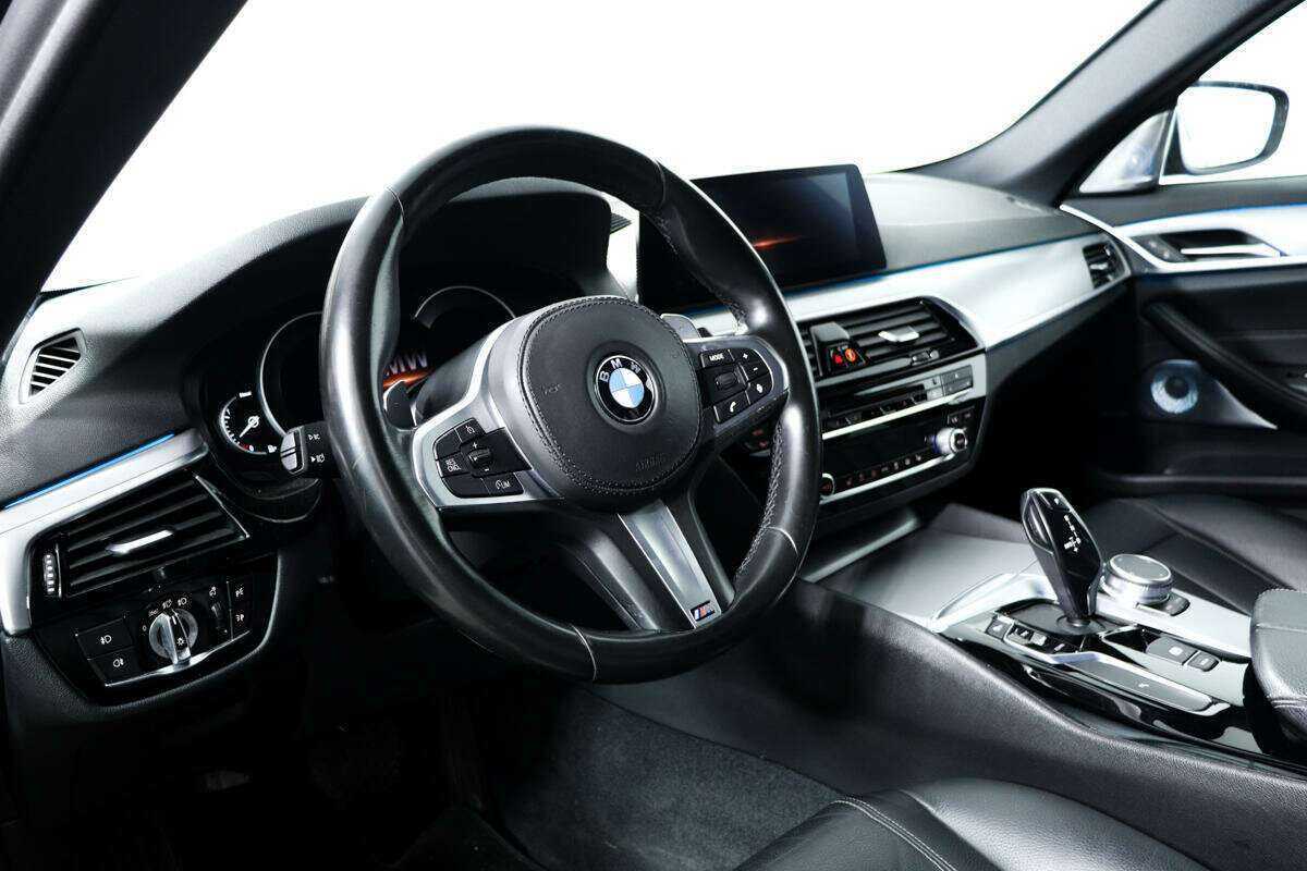 Б/У БМВ 5 серии 2019 года. Фото: #12