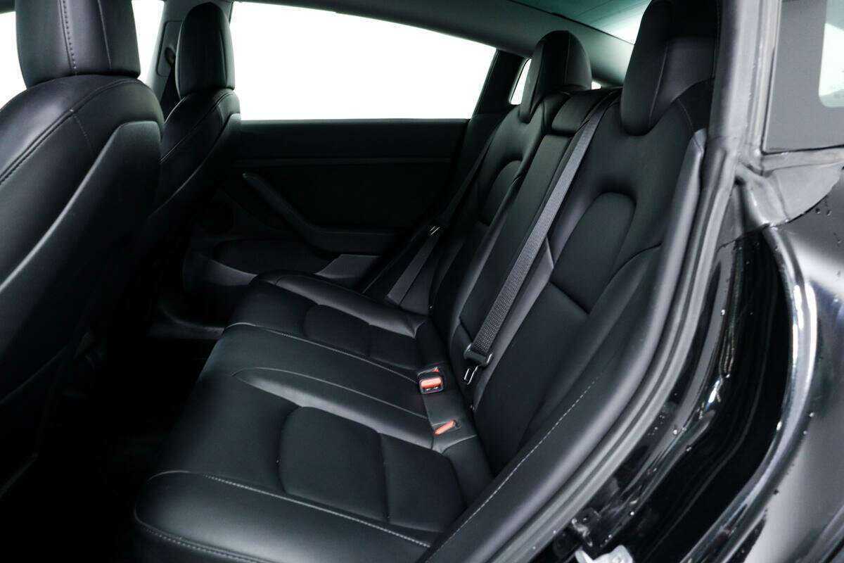 Б/У Тесла Модел 3 2021 года. Фото: #11