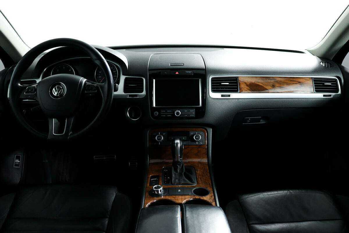 Б/У Фольксваген Туарег 2011 года. Фото: #10