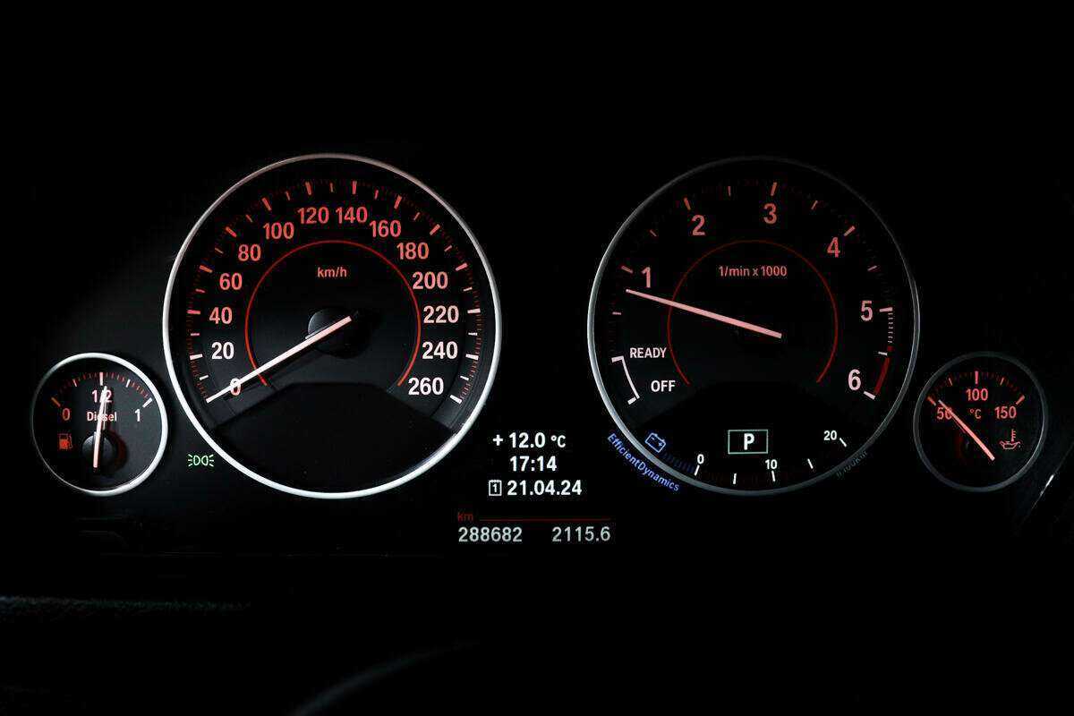 Б/У БМВ 3 серии 2013 года. Фото: #9