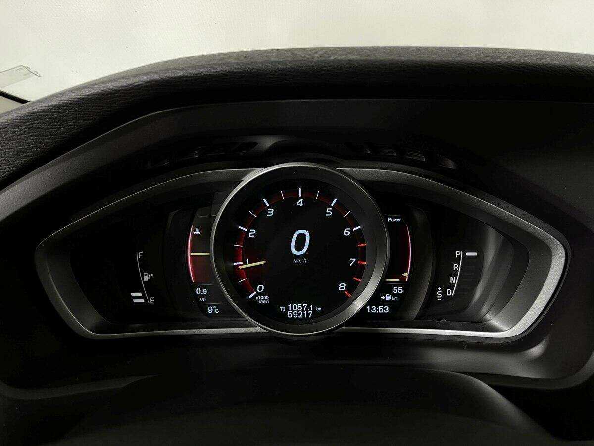 Б/У Вольво В40 Кросс Кантри 2018 года. Фото: #10