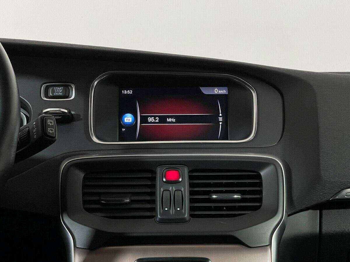 Б/У Вольво В40 Кросс Кантри 2018 года. Фото: #11