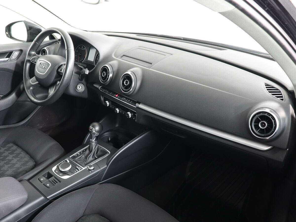 Б/У Ауди А3 2015 года. Фото: #9