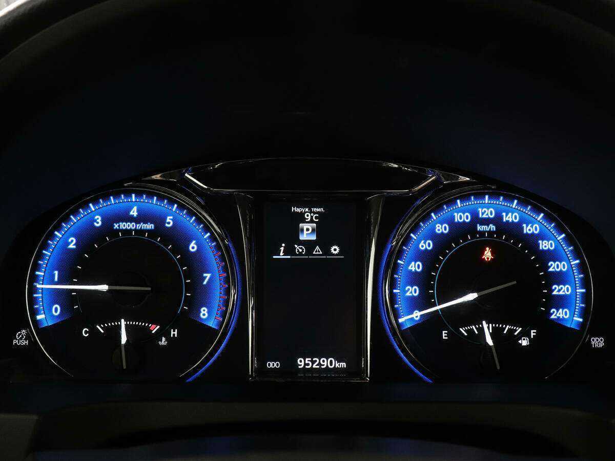 Б/У Тойота Камри 2016 года. Фото: #10
