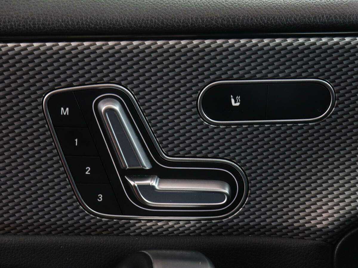 Б/У Мерседес-Бенц А-Класс 2018 года. Фото: #12