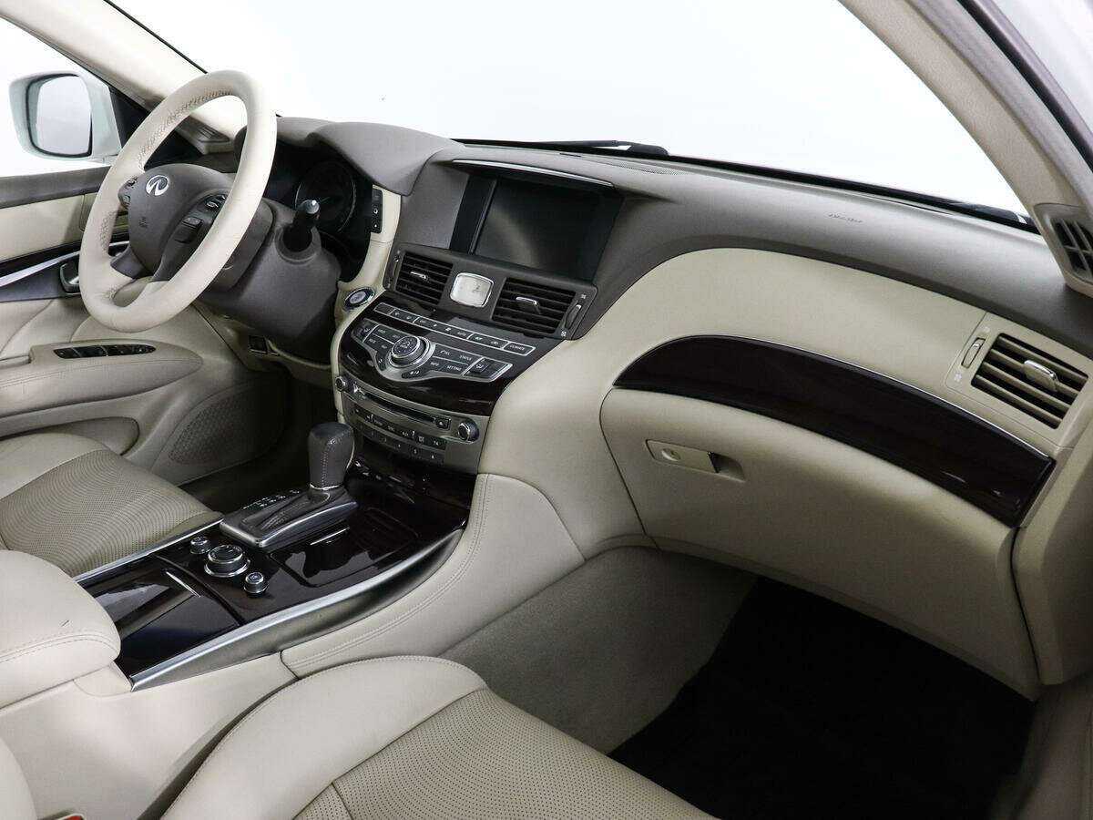 Infiniti M 2011 года с пробегом. Фото: #9