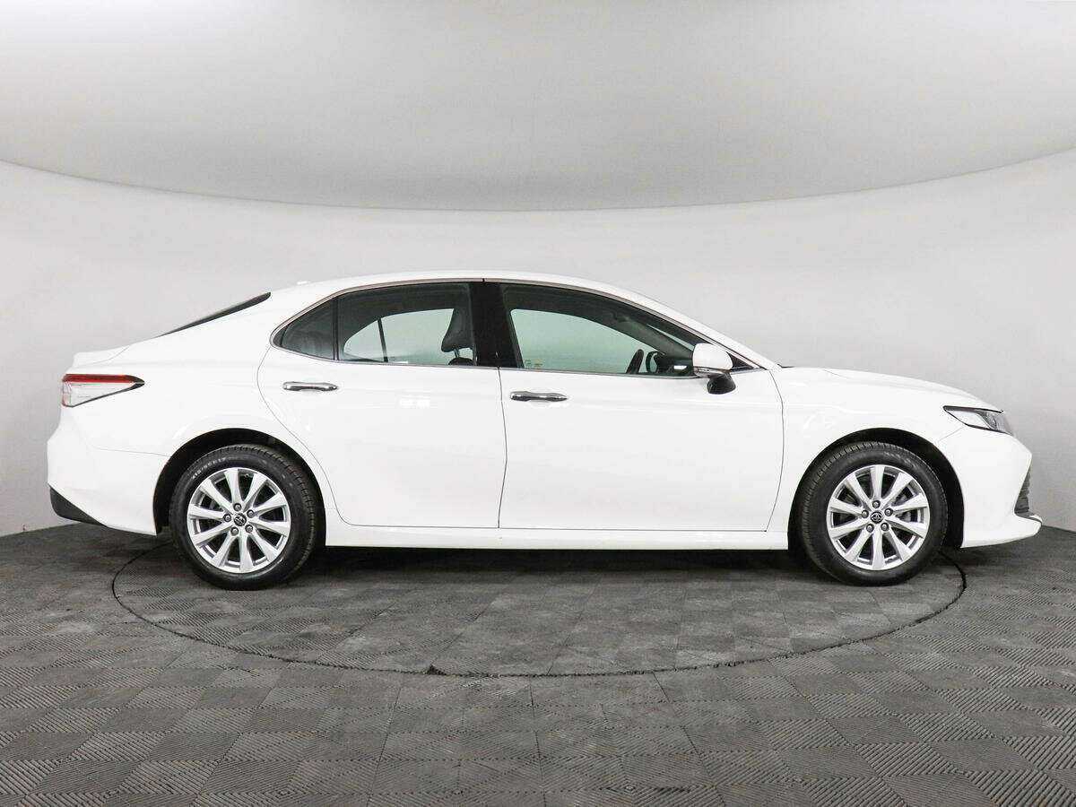 Б/У Тойота Камри 2019 года. Фото: #3