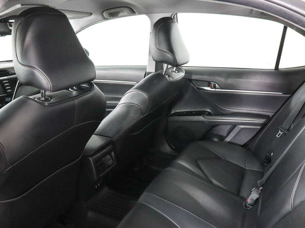 Б/У Тойота Камри 2019 года. Фото: #10