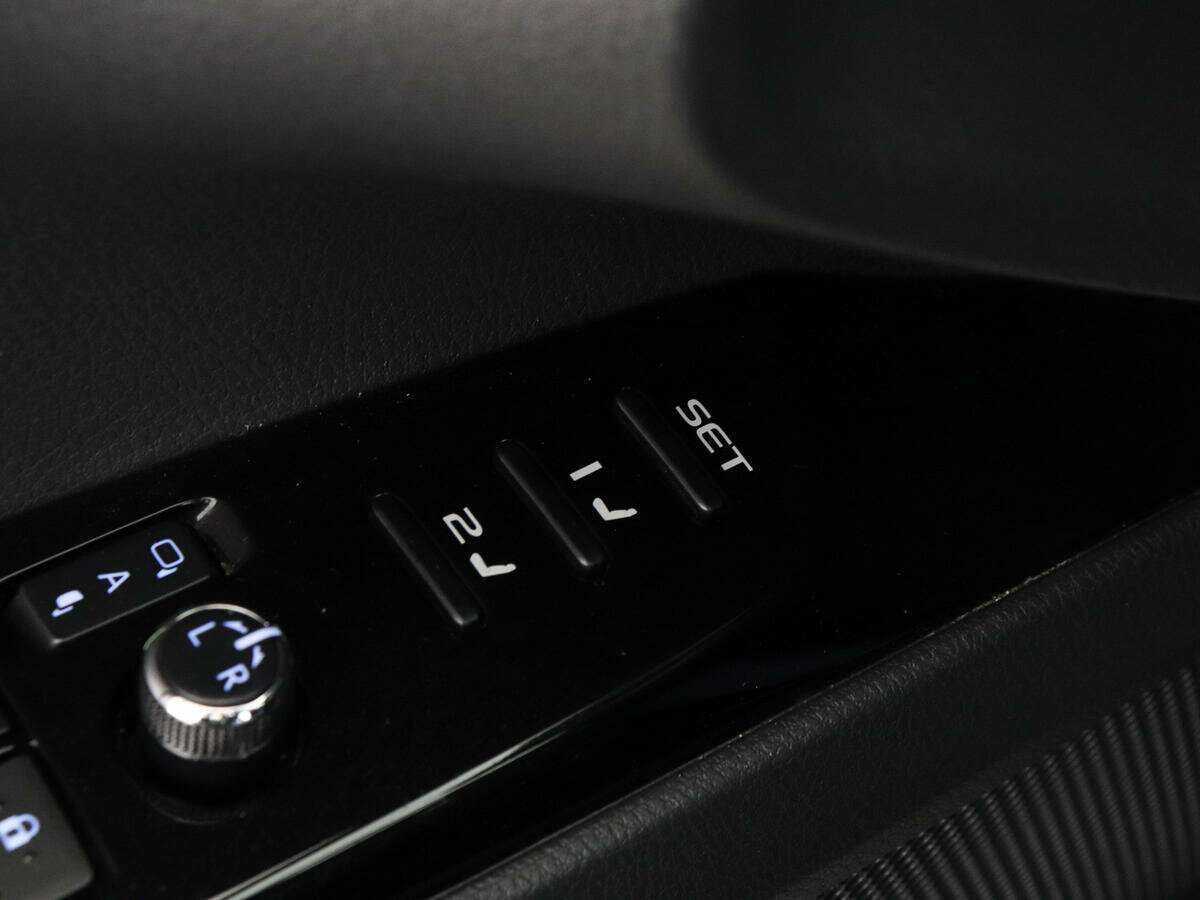 Б/У Тойота Камри 2018 года. Фото: #13