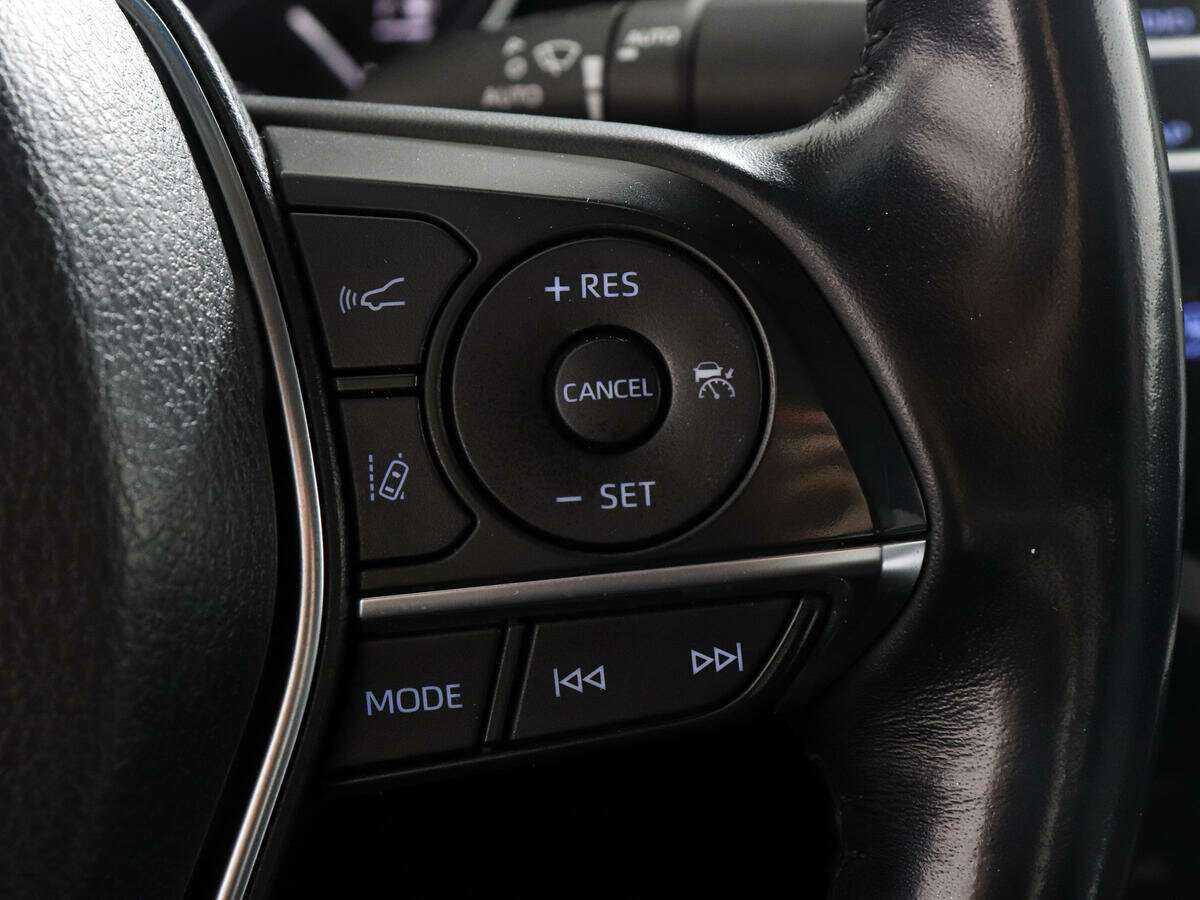 Б/У Тойота Камри 2018 года. Фото: #14