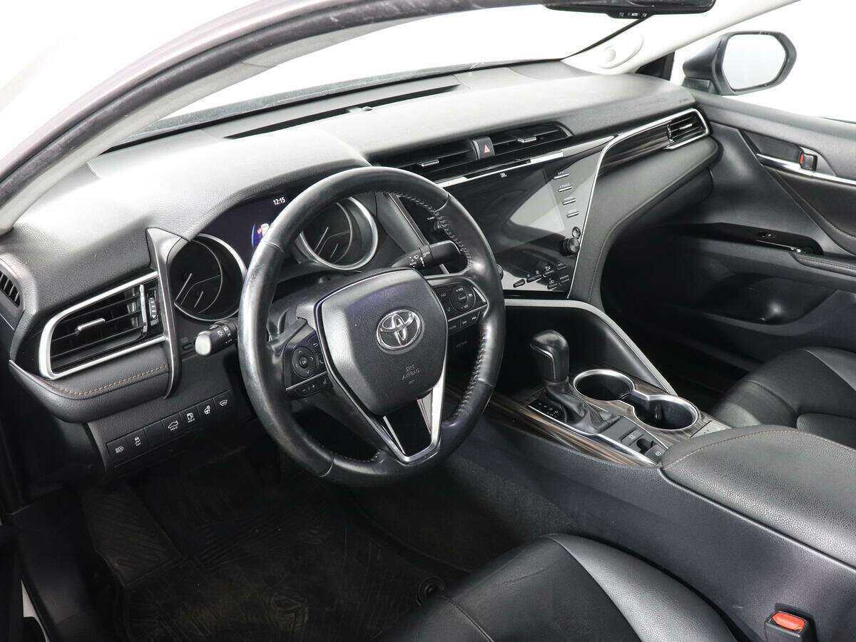 Б/У Тойота Камри 2021 года. Фото: #7