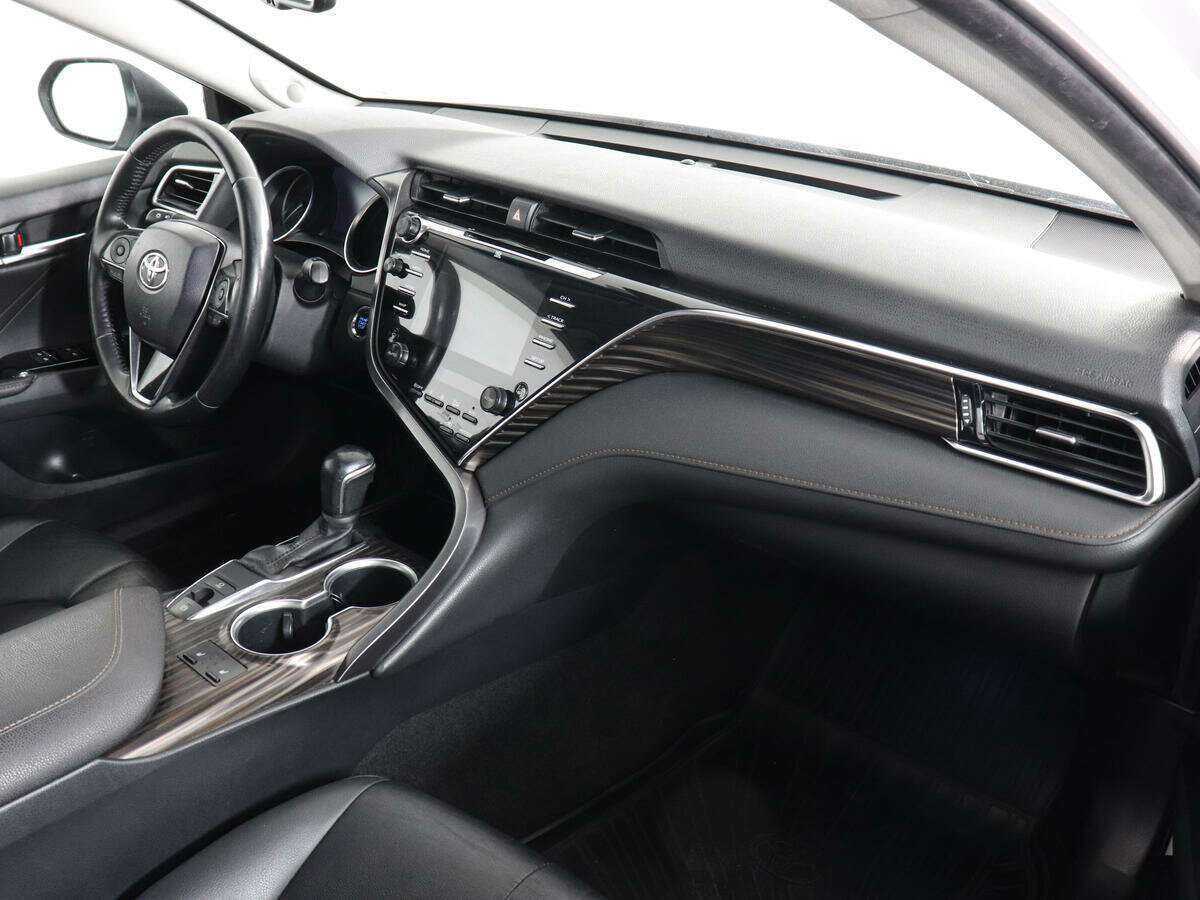 Б/У Тойота Камри 2021 года. Фото: #8