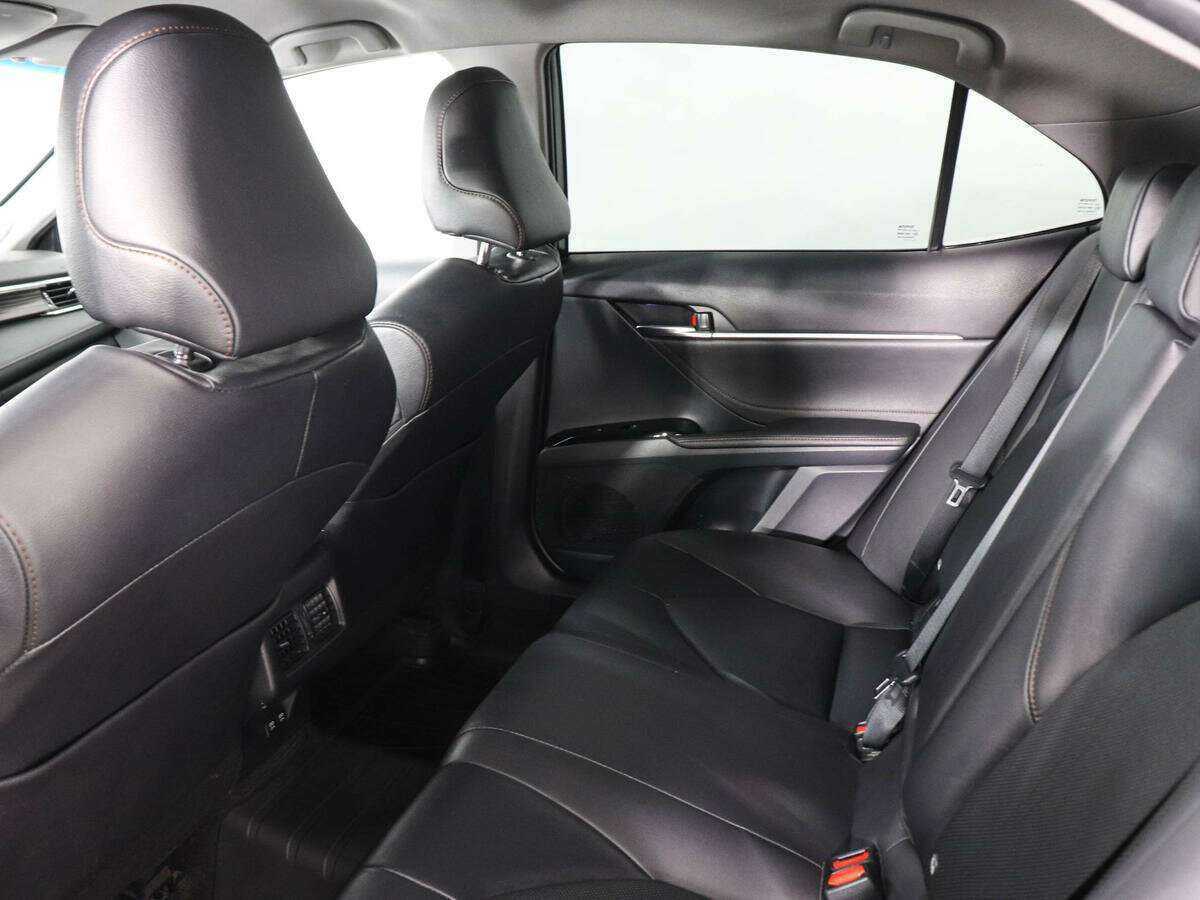 Б/У Тойота Камри 2020 года. Фото: #10