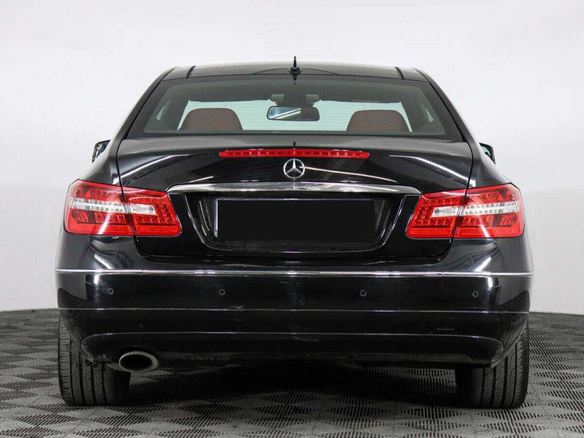 Б/У Мерседес-Бенц Е-Класс 2011 года. Фото: #5