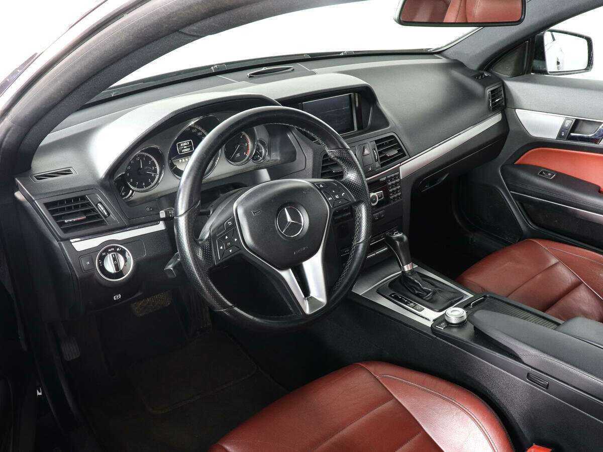 Б/У Мерседес-Бенц Е-Класс 2011 года. Фото: #8