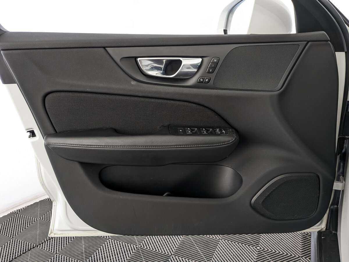 Б/У Вольво В60 Кросс Кантри 2021 года. Фото: #13