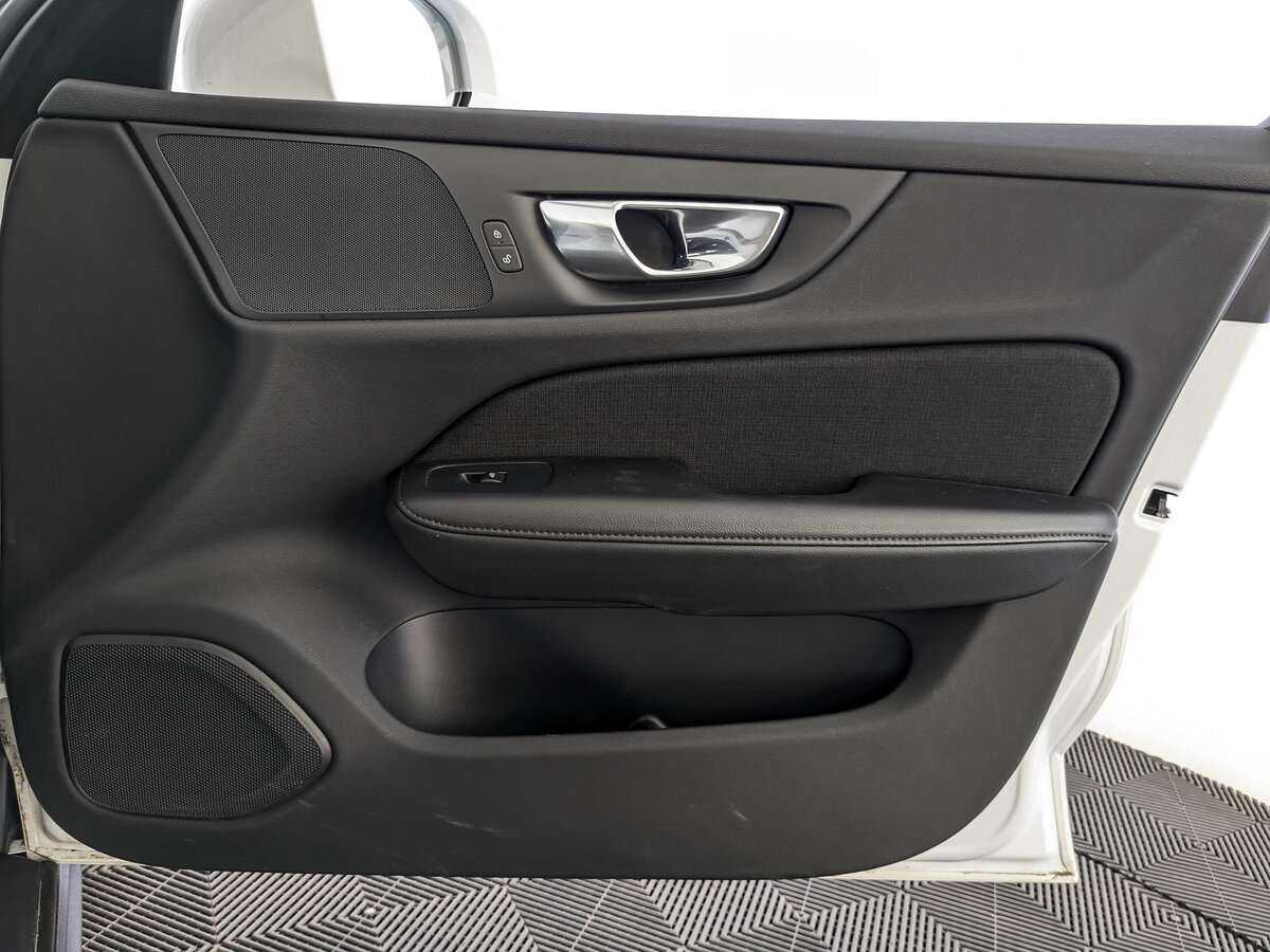 Б/У Вольво В60 Кросс Кантри 2021 года. Фото: #18