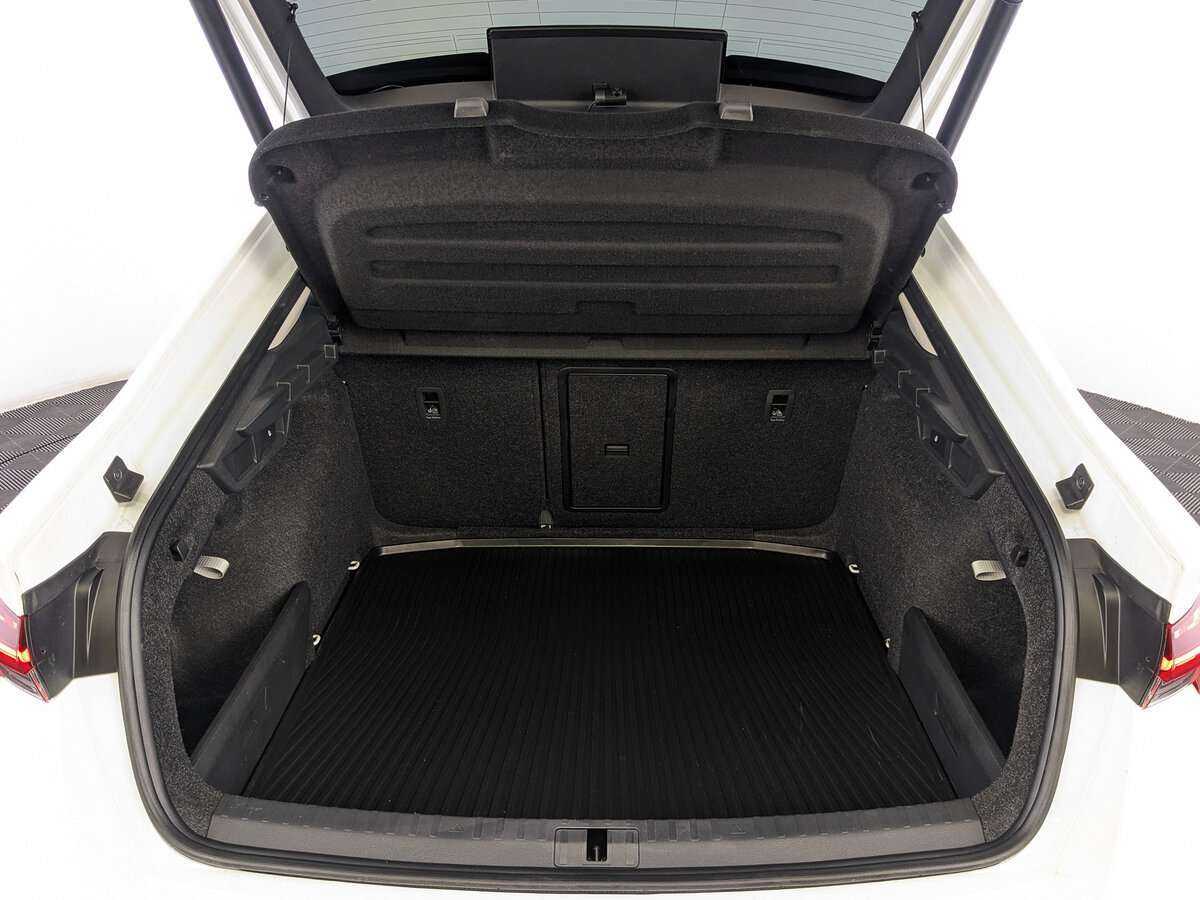 Б/У Шкода Октавия 2021 года. Фото: #8