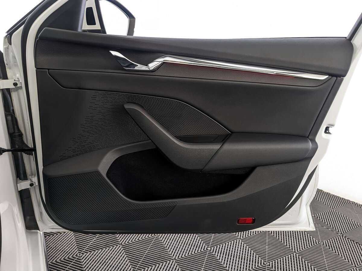 Б/У Шкода Октавия 2021 года. Фото: #21