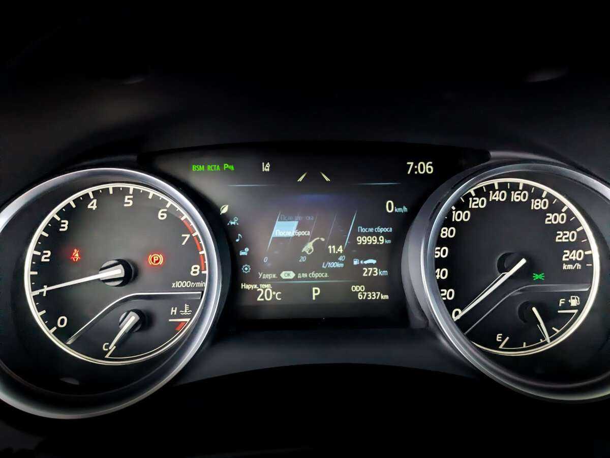 Б/У Тойота Камри 2021 года. Фото: #10