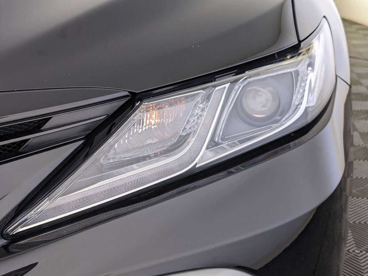 Б/У Тойота Камри 2021 года. Фото: #10