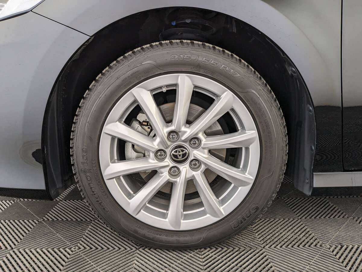 Б/У Тойота Камри 2021 года. Фото: #11