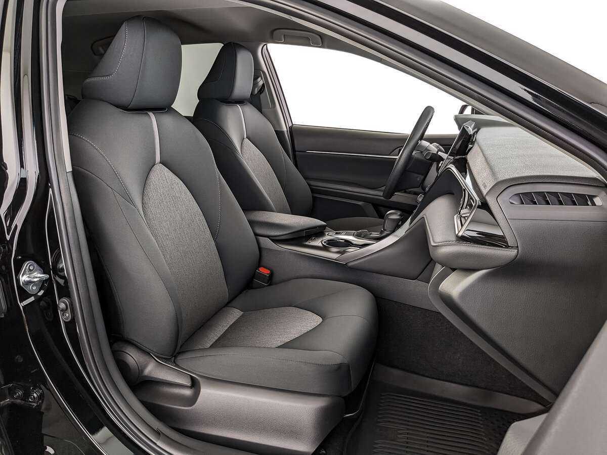 Б/У Тойота Камри 2021 года. Фото: #20