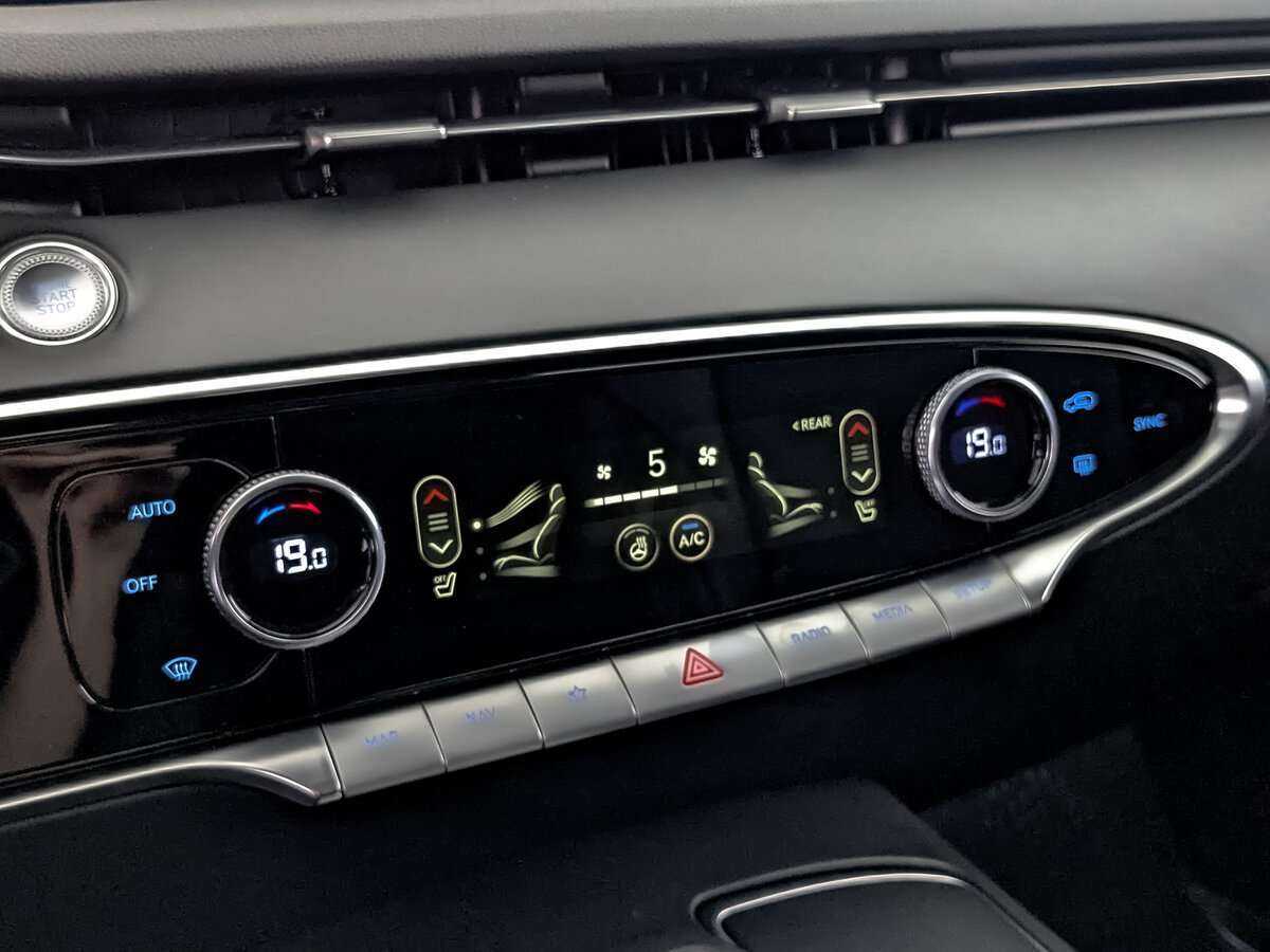 Б/У Генезис ГВ70 2021 года. Фото: #20