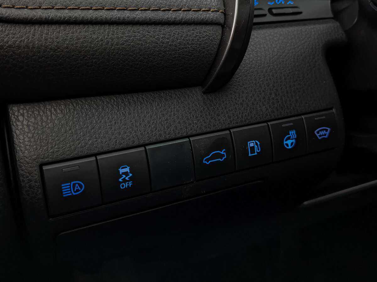 Б/У Тойота Камри 2018 года. Фото: #21