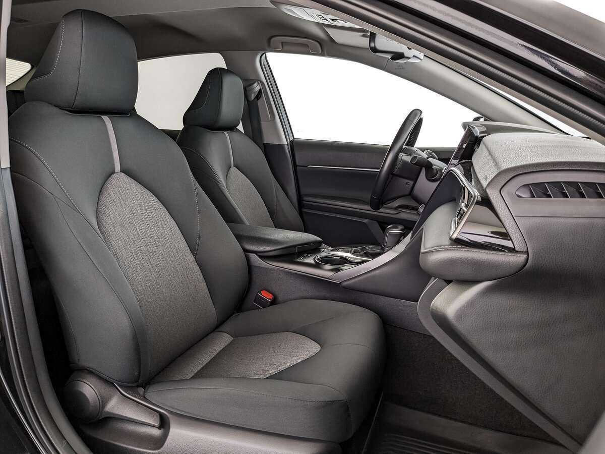 Б/У Тойота Камри 2021 года. Фото: #19