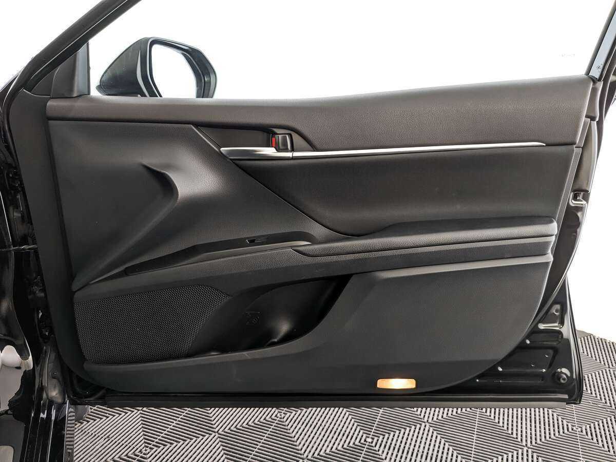 Б/У Тойота Камри 2021 года. Фото: #20