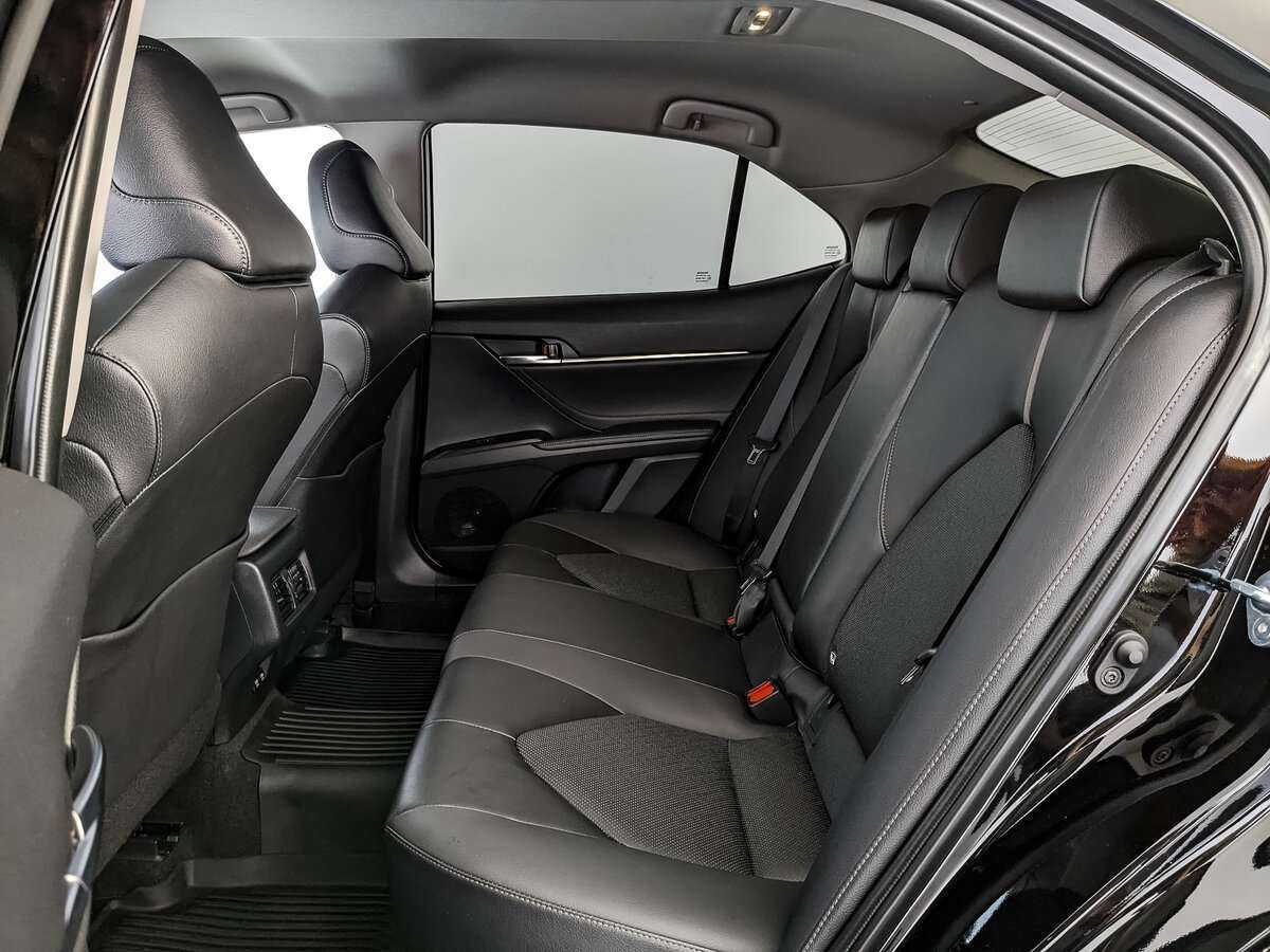 Б/У Тойота Камри 2022 года. Фото: #13