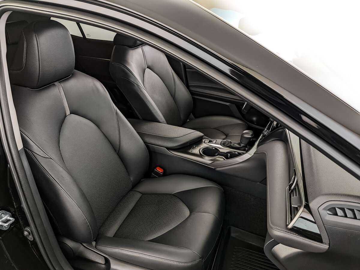 Б/У Тойота Камри 2022 года. Фото: #19