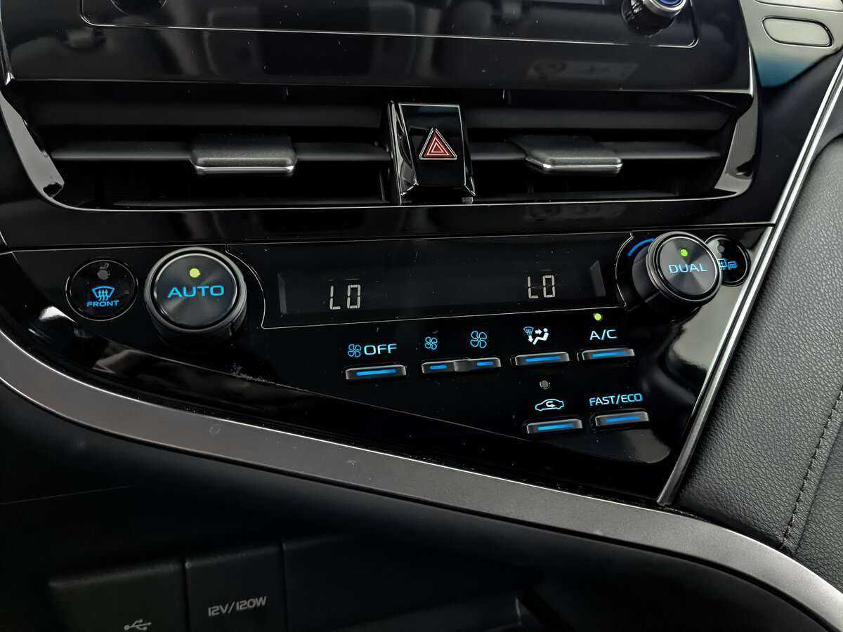 Б/У Тойота Камри 2022 года. Фото: #21