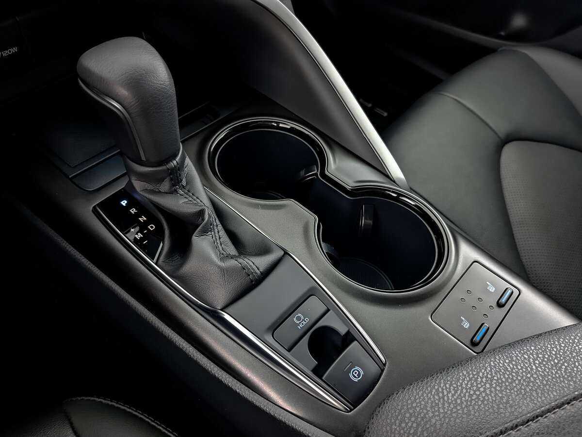 Б/У Тойота Камри 2022 года. Фото: #22