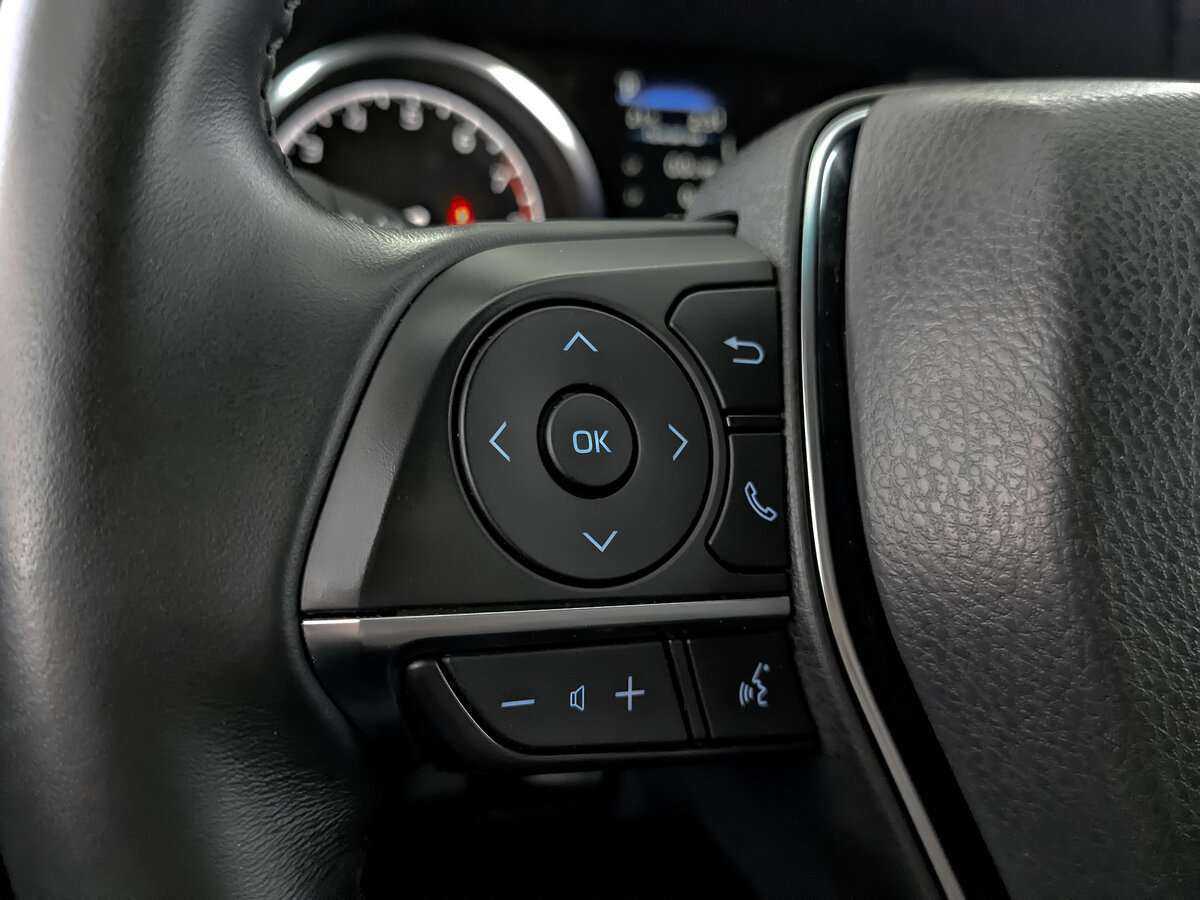 Б/У Тойота Камри 2022 года. Фото: #23