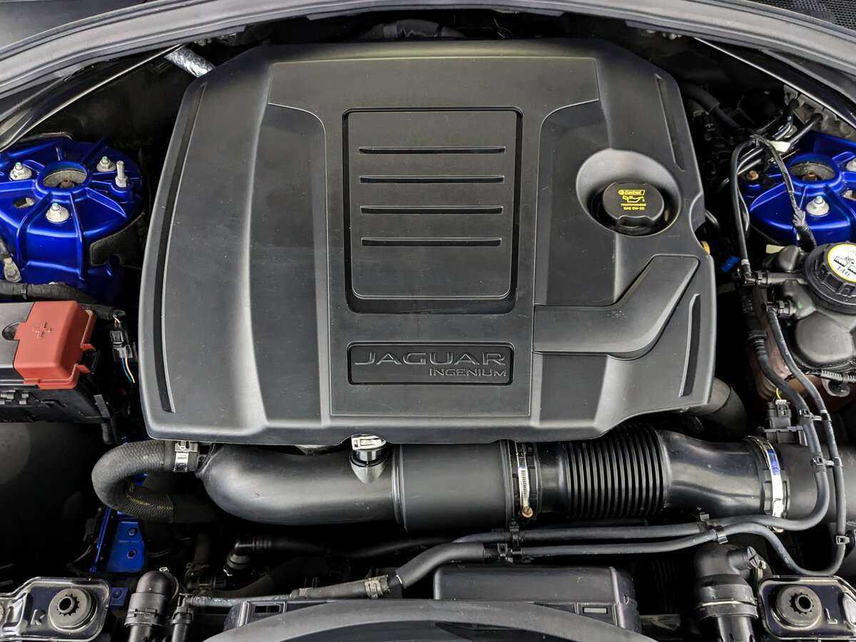 Б/У Ягуар Ф-Пэйс 2017 года. Фото: #8