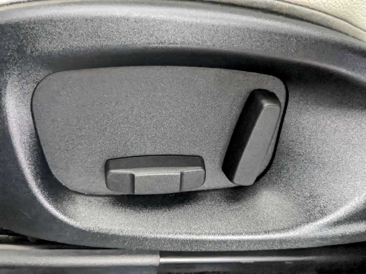 Б/У Ягуар Ф-Пэйс 2017 года. Фото: #19