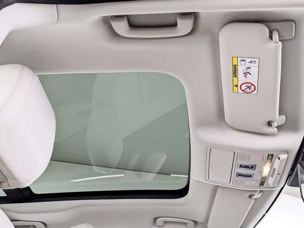 Б/У Ягуар Ф-Пэйс 2017 года. Фото: #21