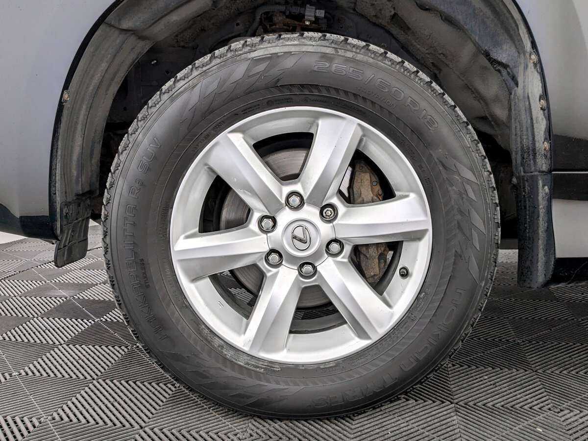 Б/У Лексус Г-Икс 2012 года. Фото: #17