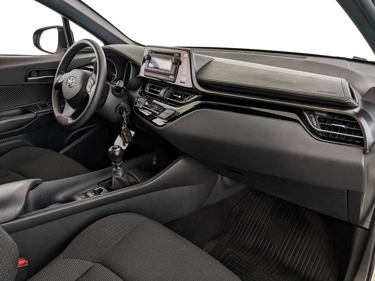 Б/У Тойота Ц-ШР 2019 года. Фото: #7