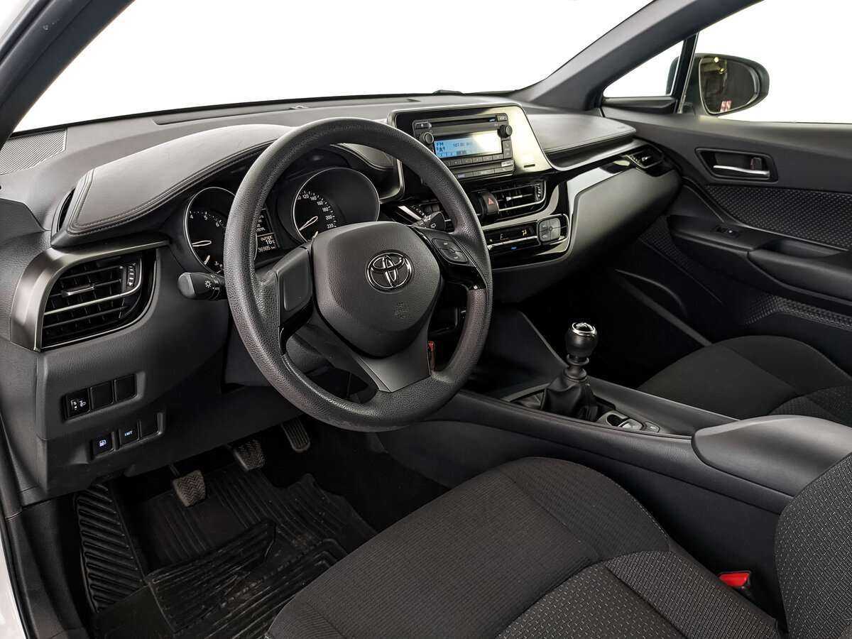 Б/У Тойота Ц-ШР 2019 года. Фото: #9