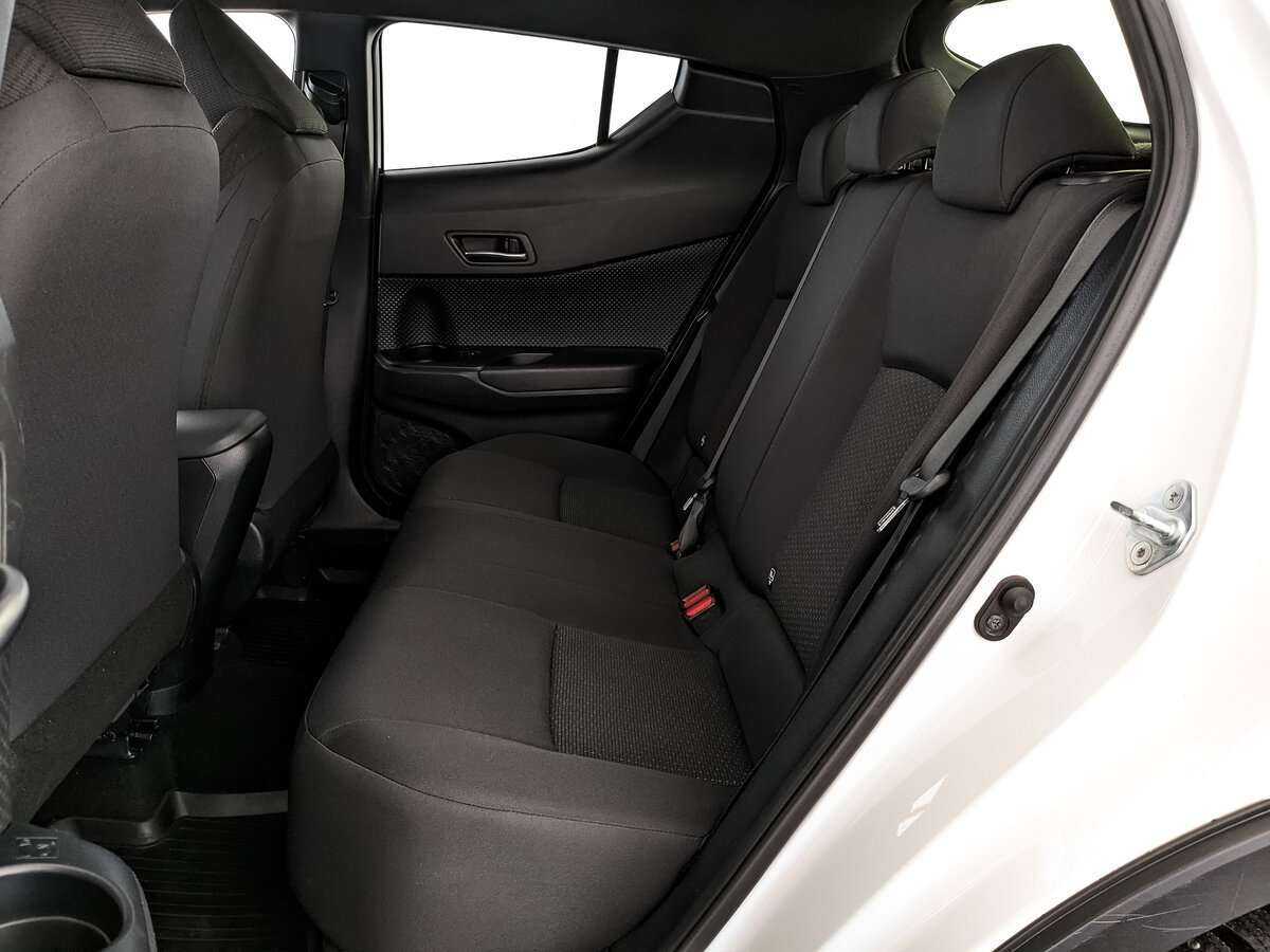 Б/У Тойота Ц-ШР 2019 года. Фото: #12