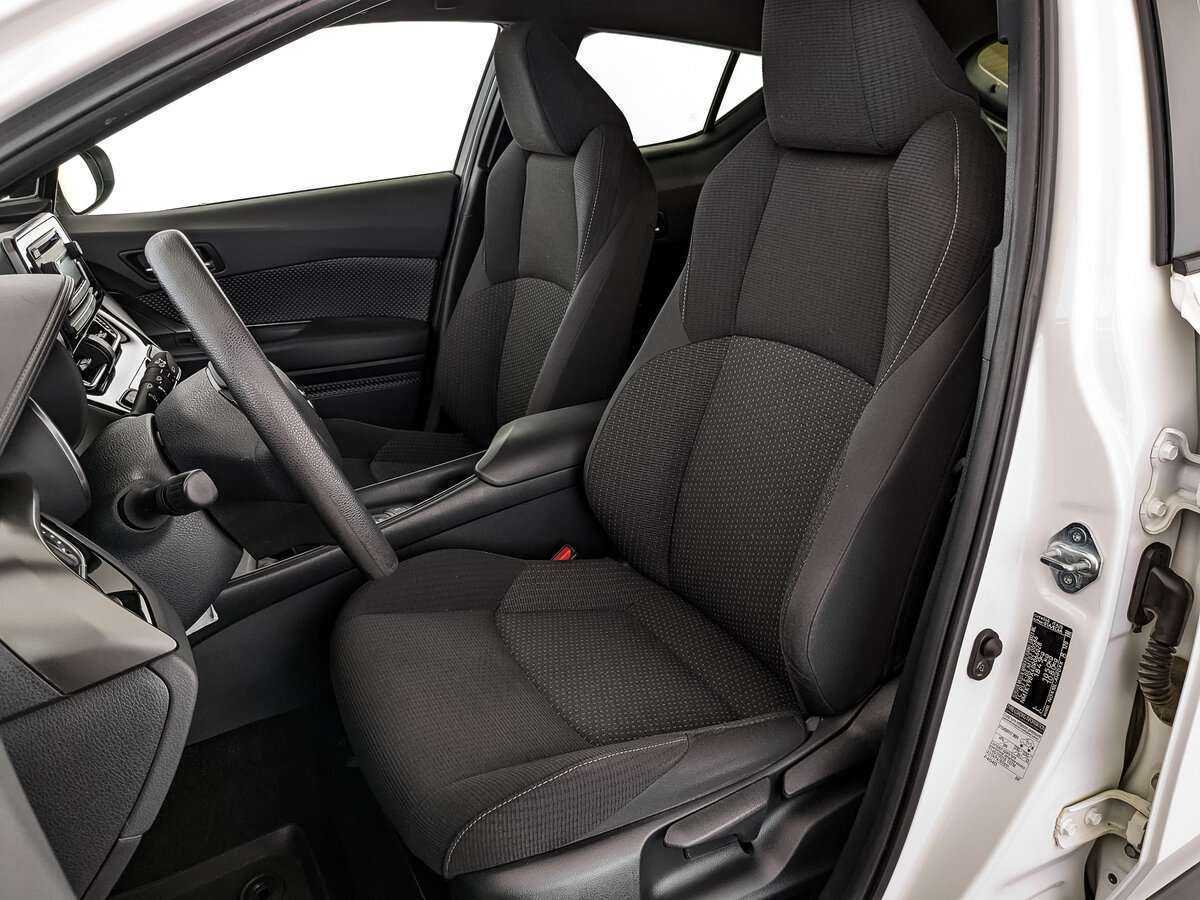 Б/У Тойота Ц-ШР 2019 года. Фото: #14