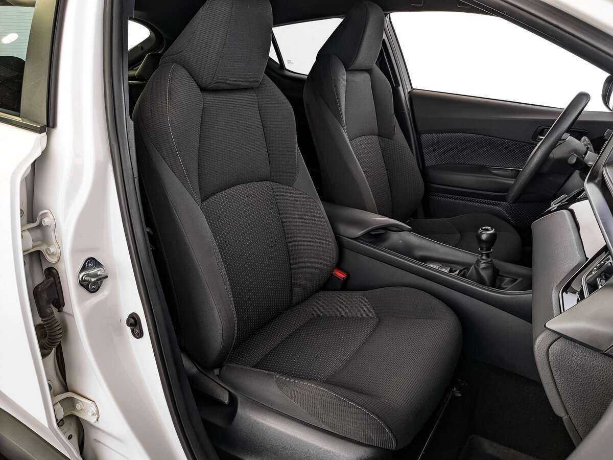 Б/У Тойота Ц-ШР 2019 года. Фото: #18