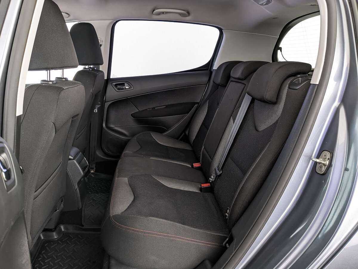 Б/У Пежо 308 2011 года. Фото: #13