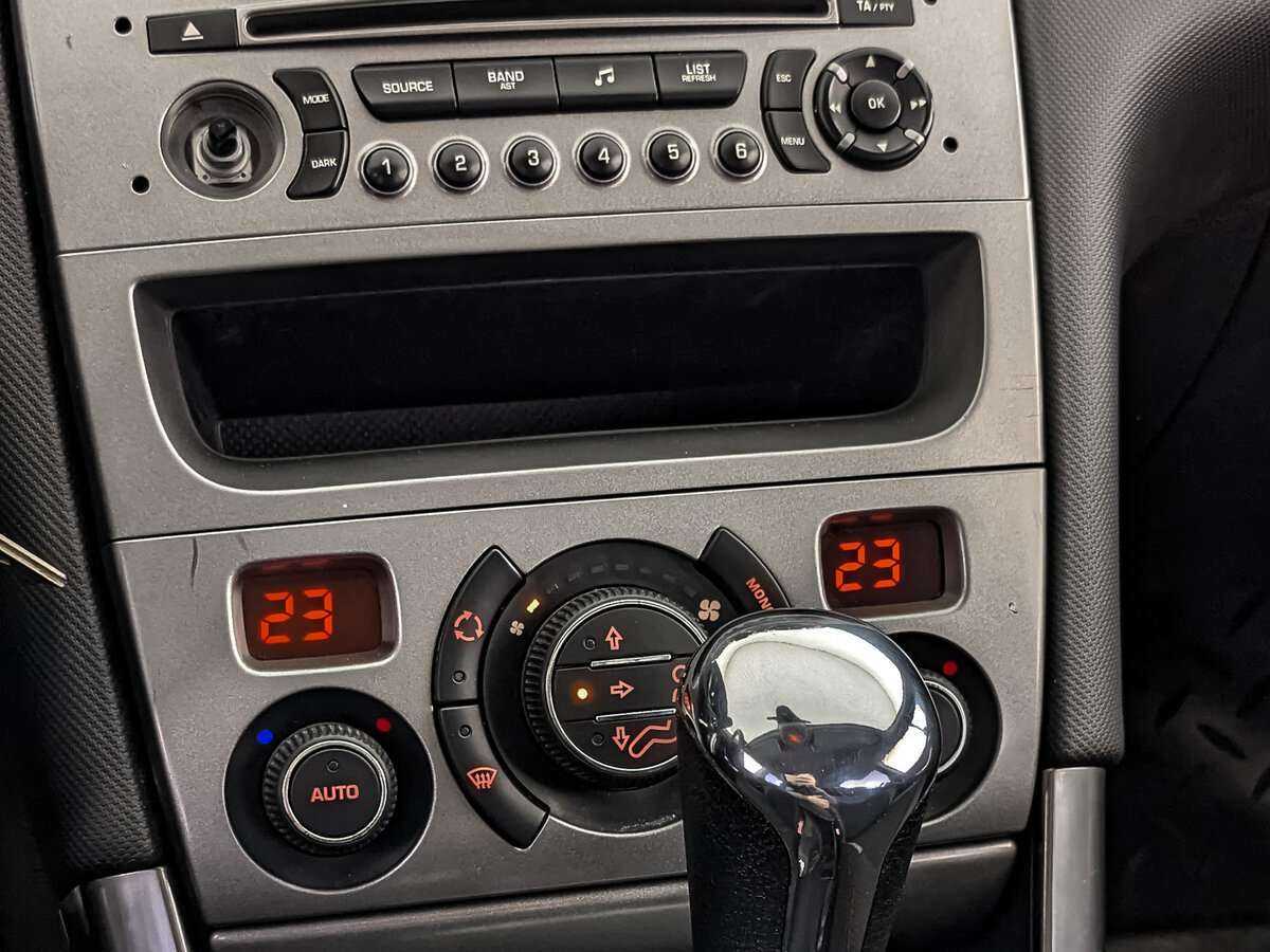 Б/У Пежо 308 2011 года. Фото: #21