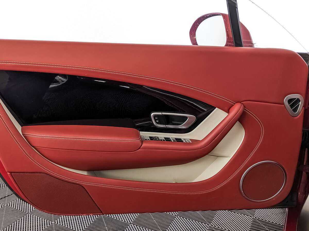 Б/У Бэнтли Континенталь ГТ 2012 года. Фото: #14