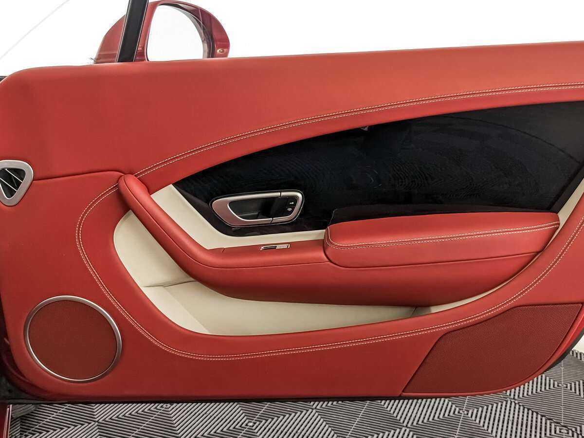 Б/У Бэнтли Континенталь ГТ 2012 года. Фото: #19