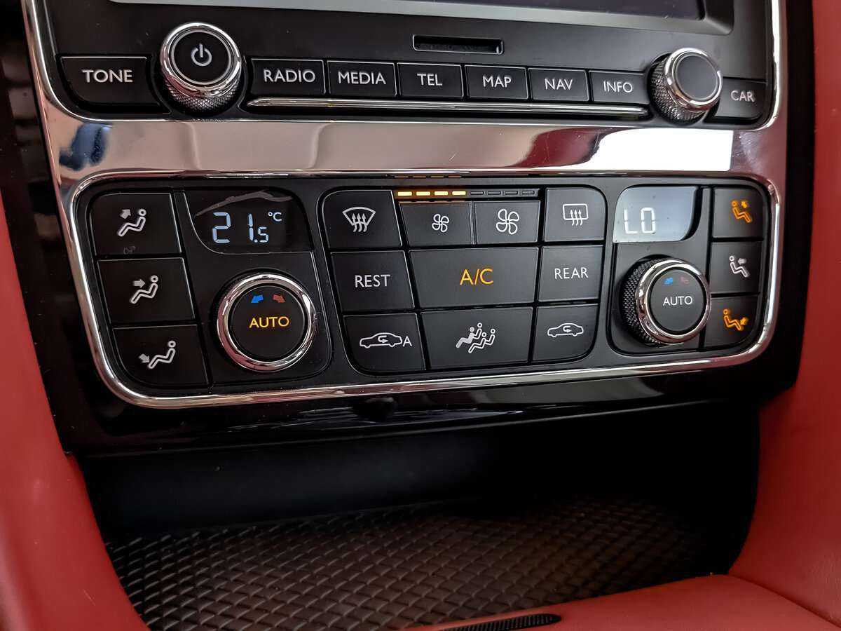 Б/У Бэнтли Континенталь ГТ 2012 года. Фото: #20